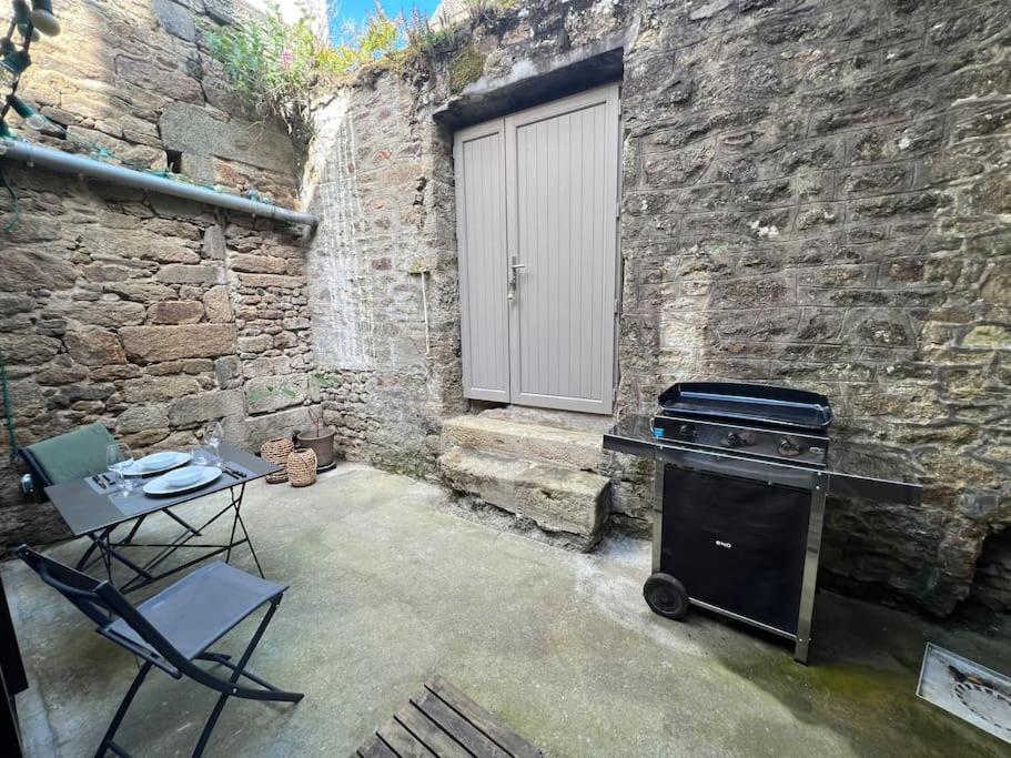Cocon Urbain De Charme Villa Dinan Buitenkant foto